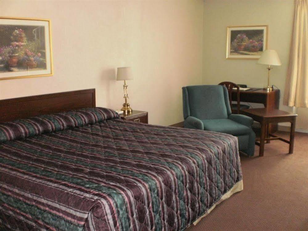 Boarders Inn And Suites - Marion Exteriör bild